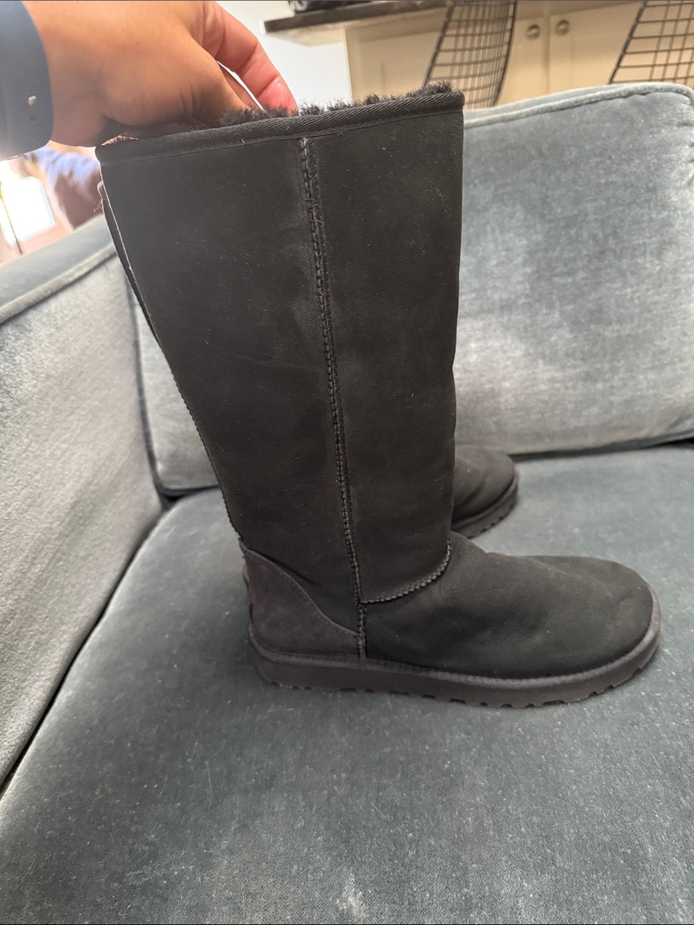 Tall black Ugg boots - Picture 2 of 6